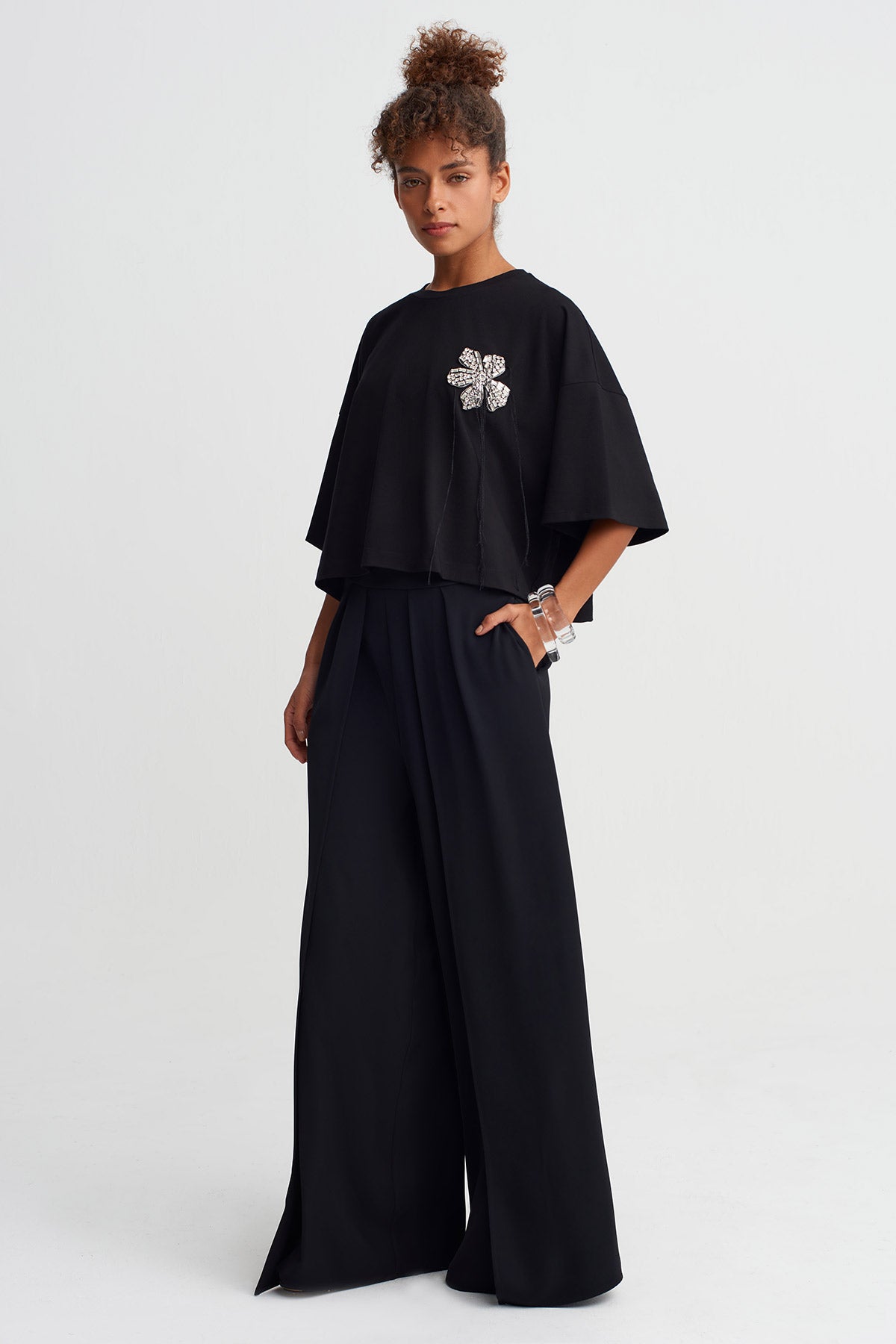 Siyah Taş İşlemeli Oversize T-Shirt-Y261011041