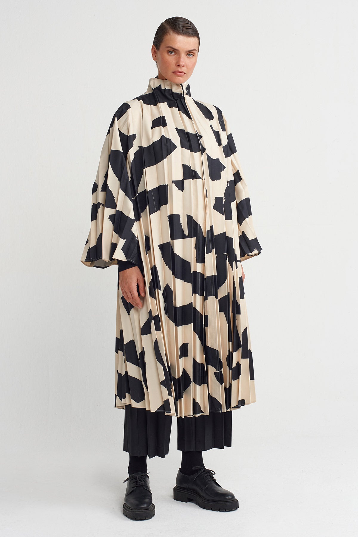 Patterned Pleated Long Jacket - Y267017010