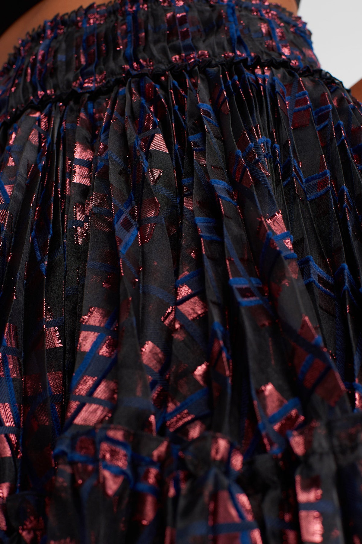 تنورة ميدي مطوية من قماش الجاكار النيلي - Y262012005