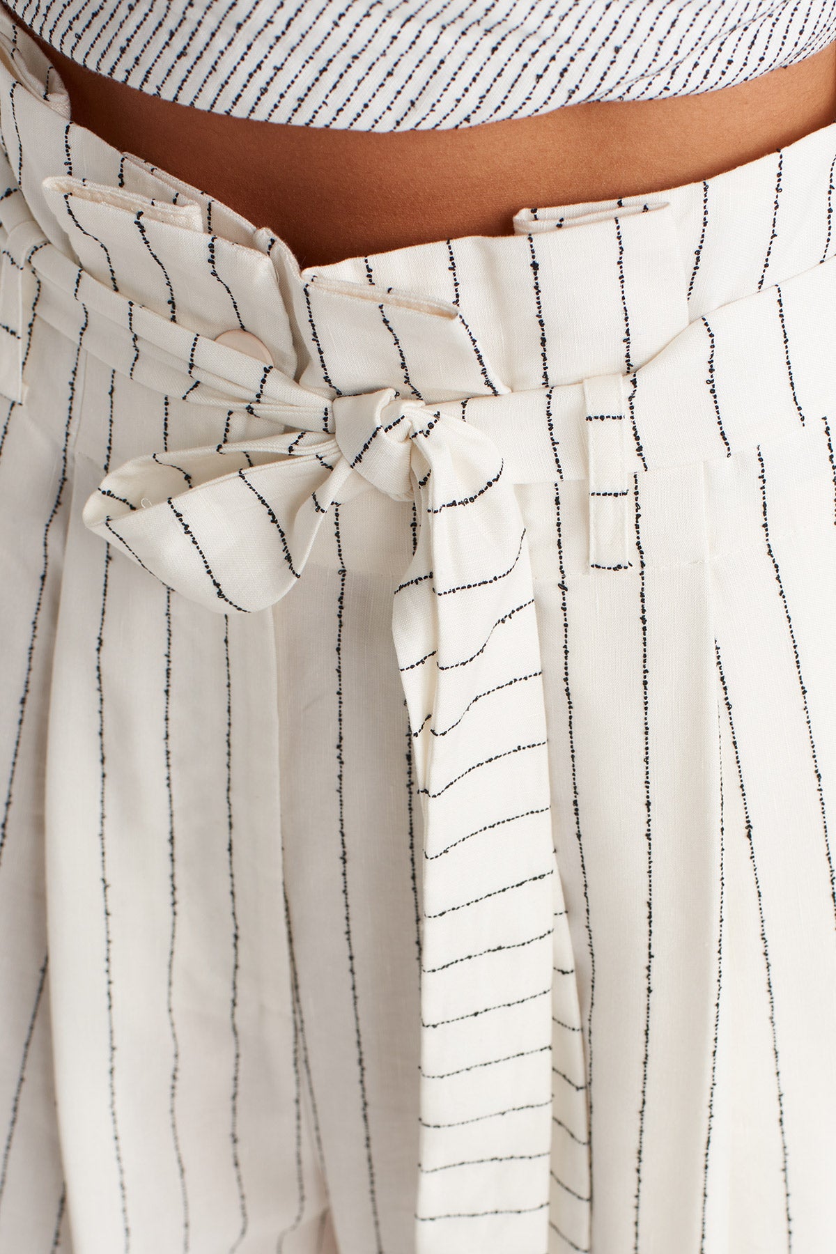 Kırık Beyaz Çizgi Dokulu Geniş Paça Pantolon-Y263013011