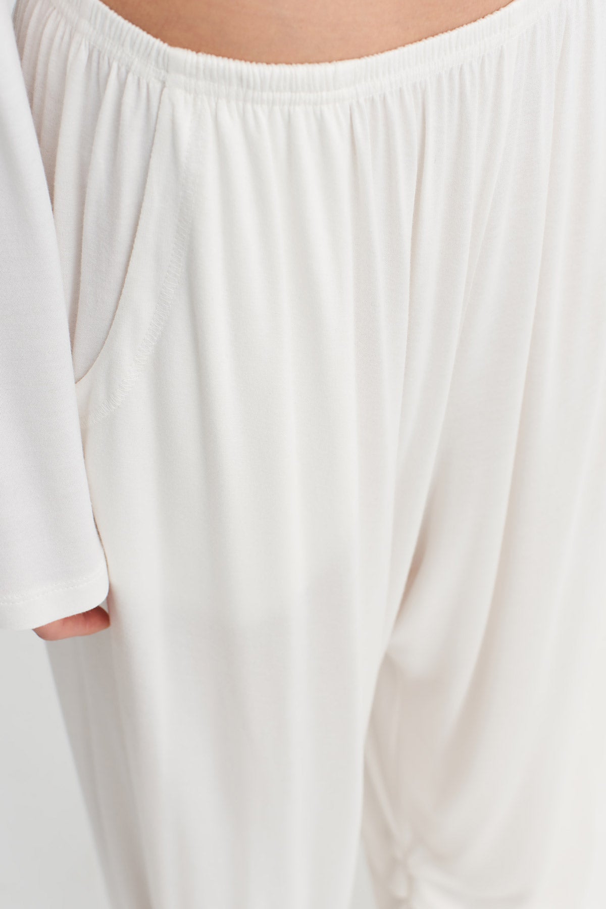 Kırık Beyaz Beli Lastikli Dökümlü Pantolon-Y263013039