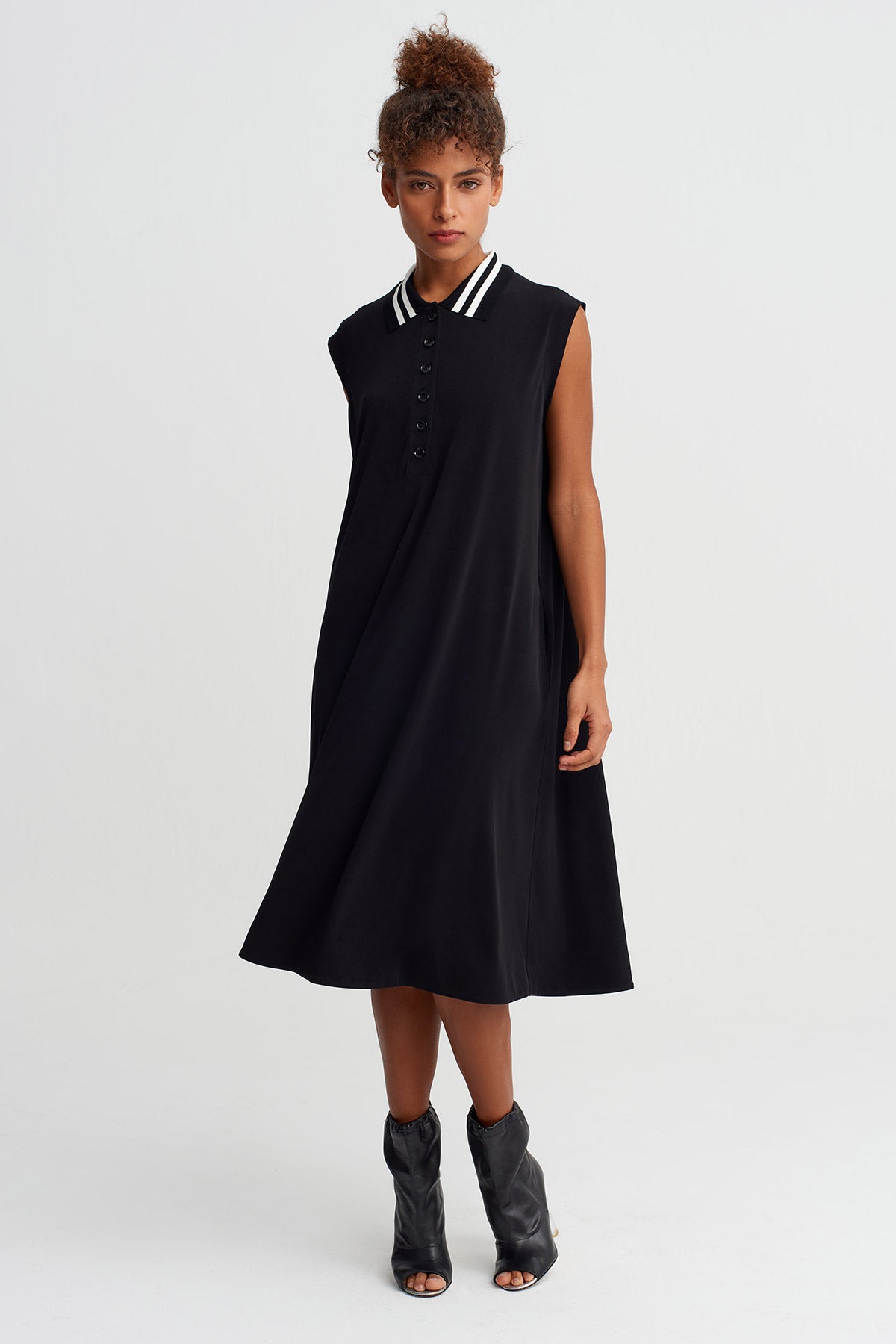 Siyah Şerit Detaylı Kolsuz Jarse Elbise-Y264014005