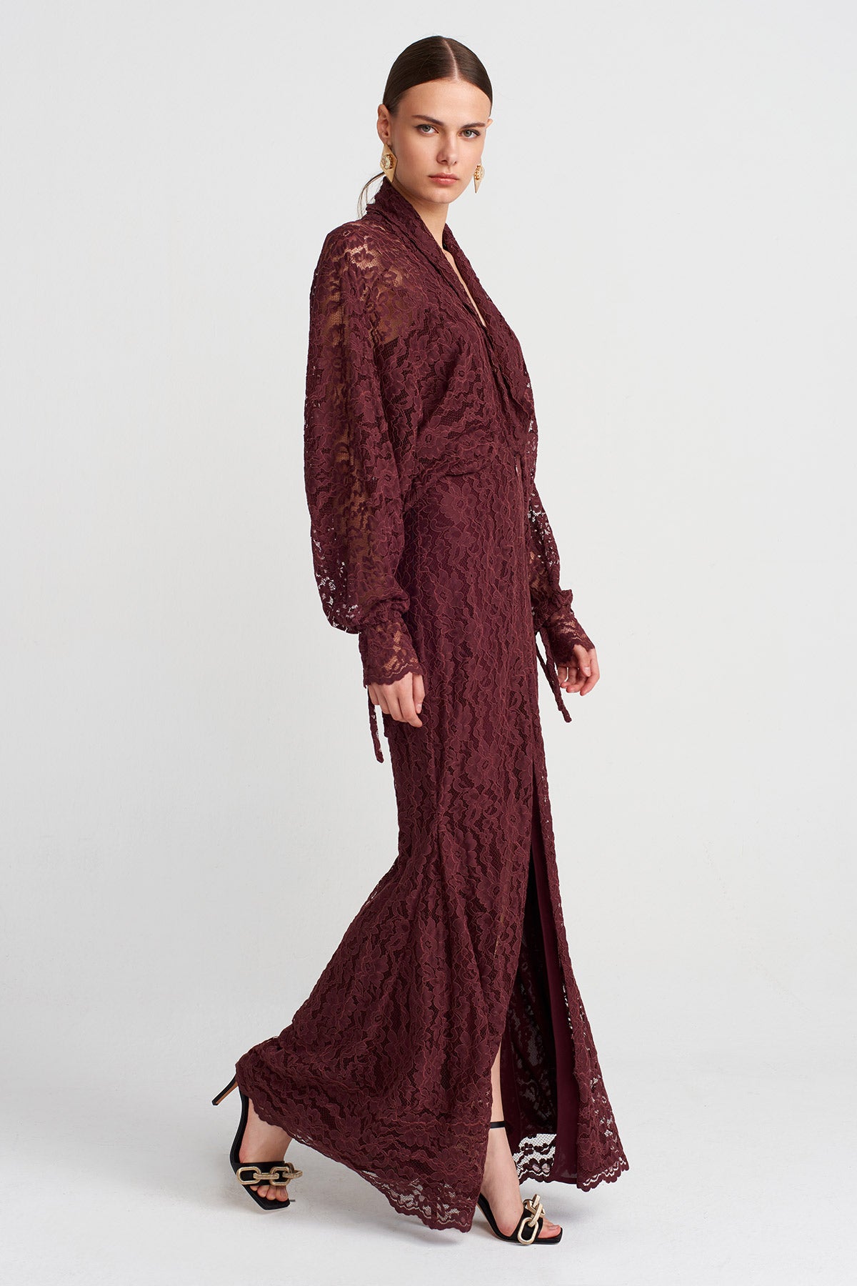 Dantelli Derin Yakalı Uzun Elbise-Y264014021