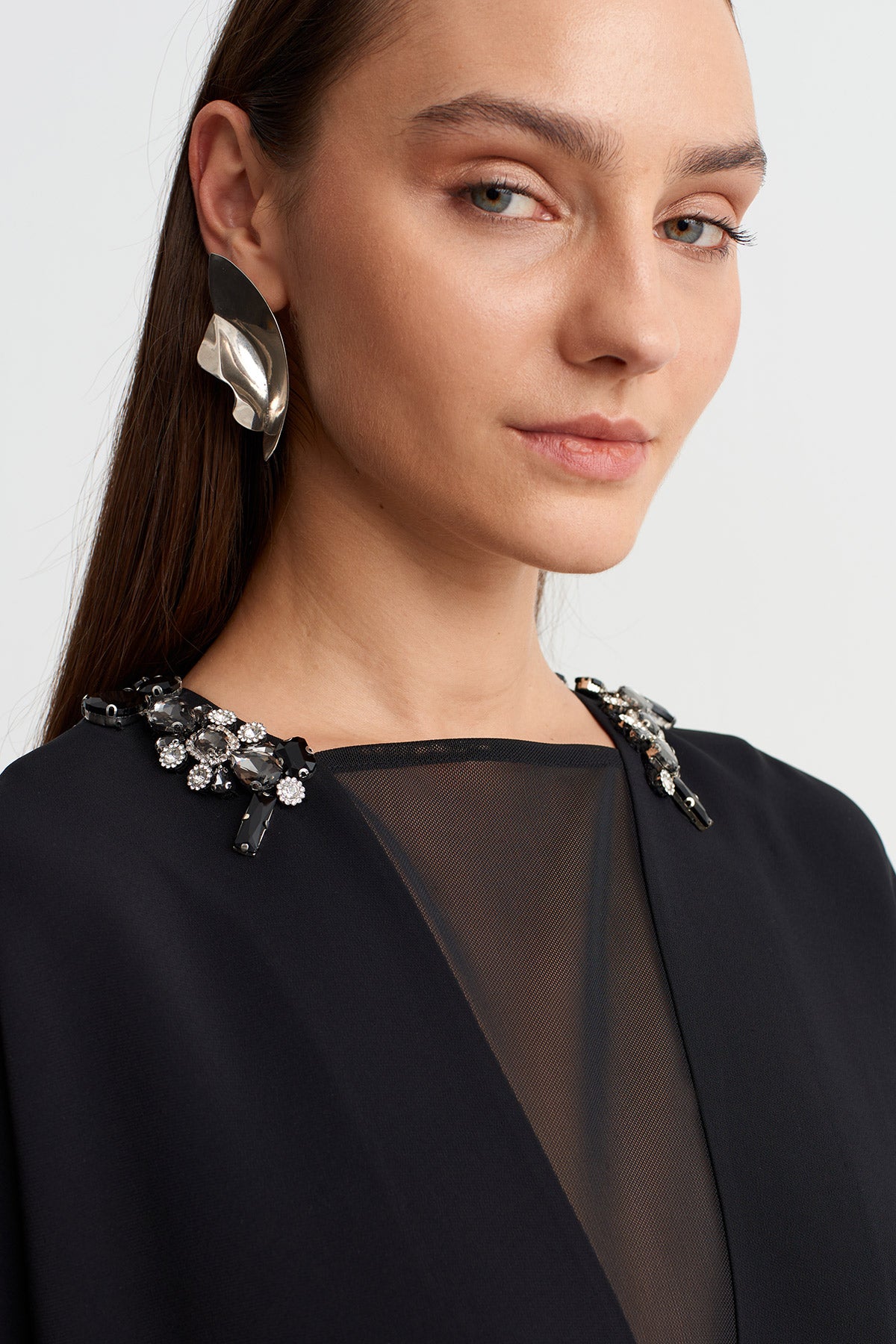 Siyah Taş Detaylı Transparan Yaka Uzun Elbise-Y264014023