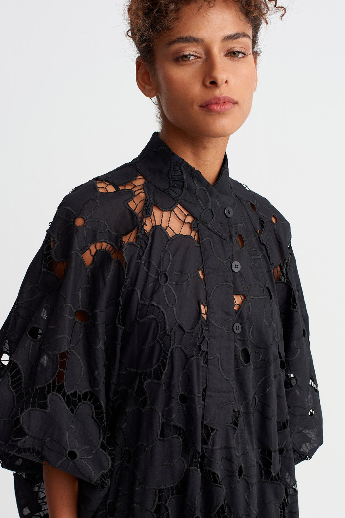 Siyah Çiçek Desenli Dantel Elbise-Y264014038