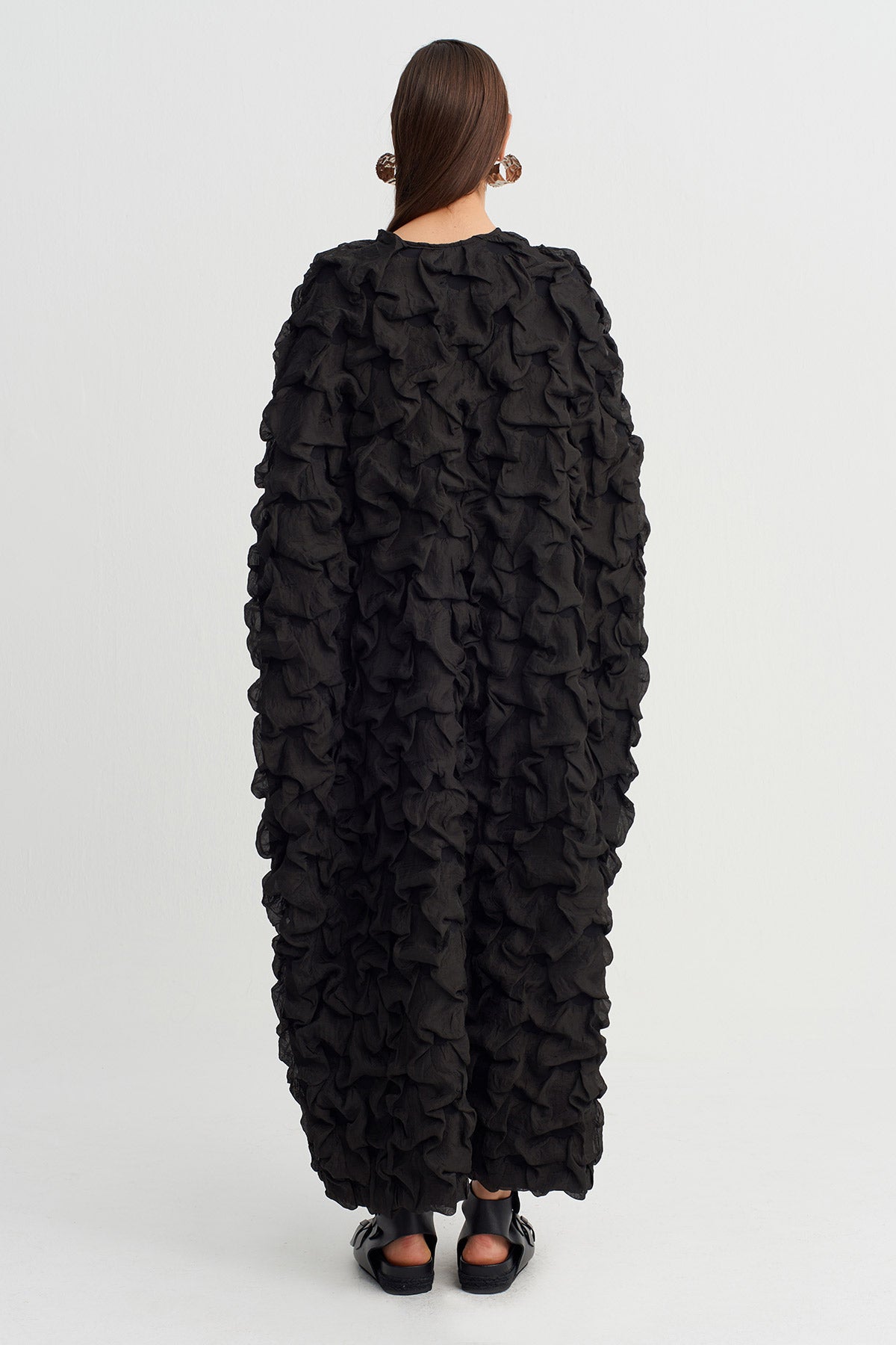 فستان أسود طويل بياقة على شكل حرف V - Y264014046