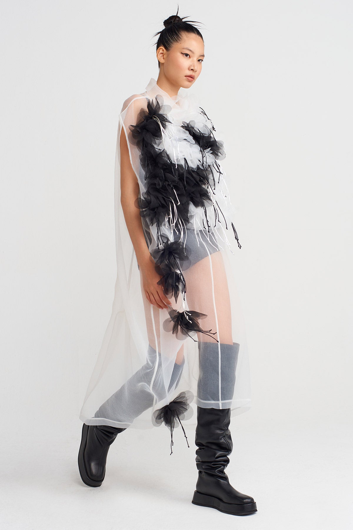 Beyaz / Siyah Çiçek İşlemeli Organze Elbise-Y264014054