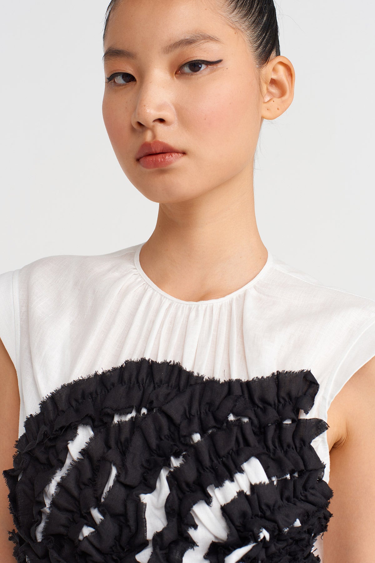 Beyaz / Siyah Brode Detaylı Keten Elbise-Y264014055