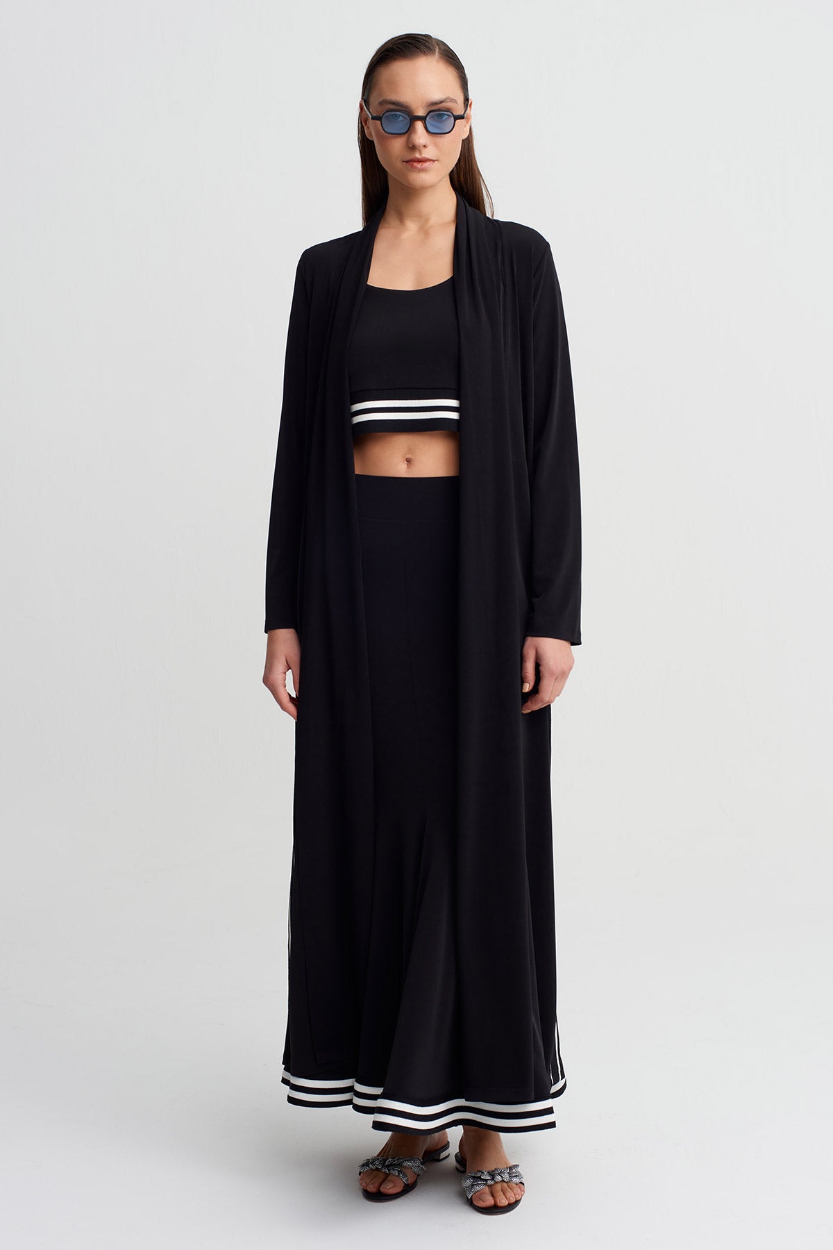 Siyah Şerit Detaylı Uzun Jarse Hırka-Y265015002