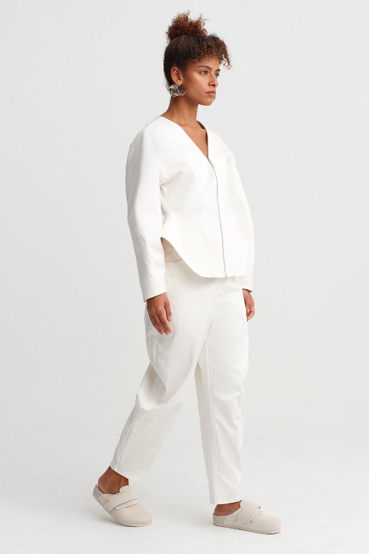 Kırık Beyaz Denim Bele Oturan Fermuarlı Ceket-Y265015019