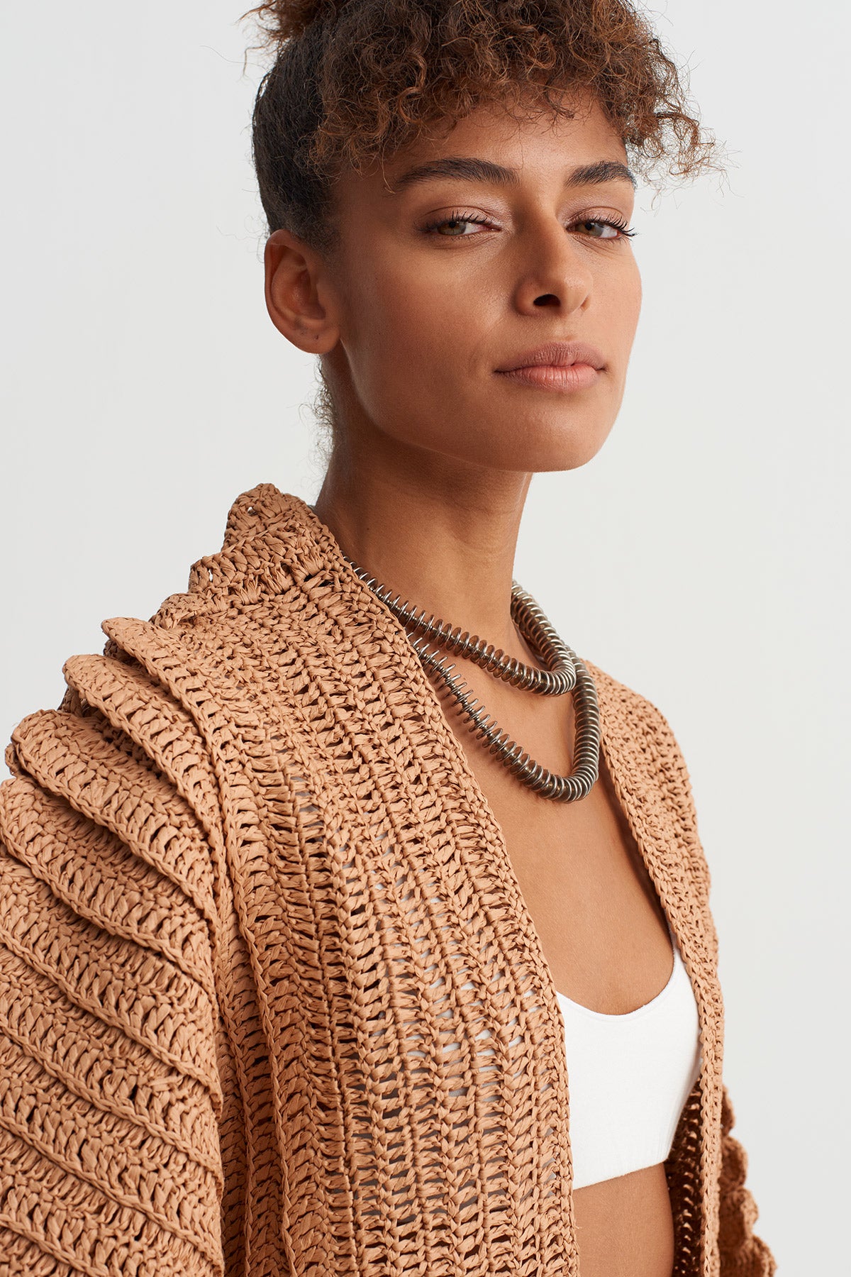 جاكيت برونزي مصنوع يدويًا من حبل ورقي - Y265015021