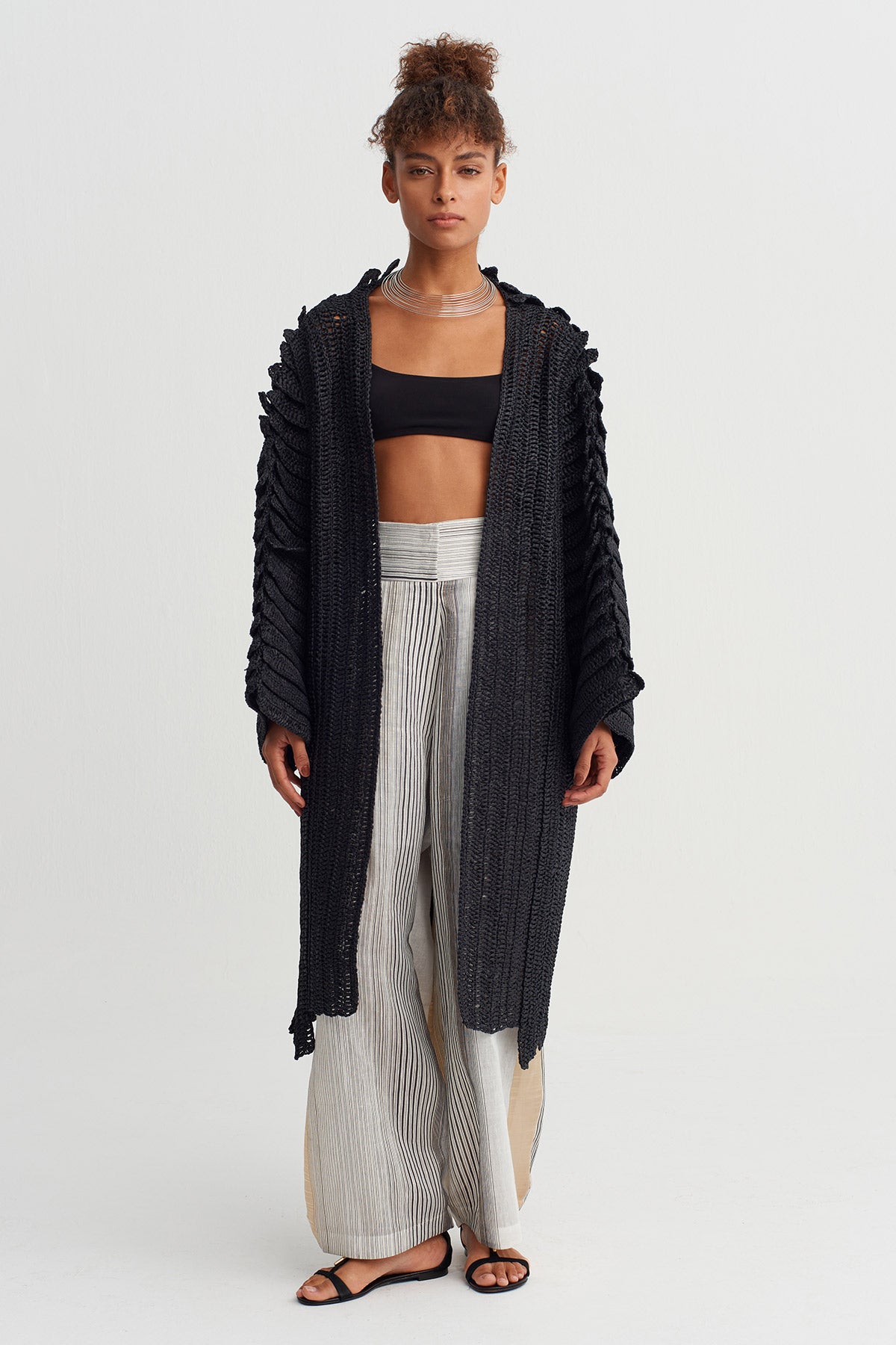 جاكيت طويل أسود محبوك يدويًا - Y265015022