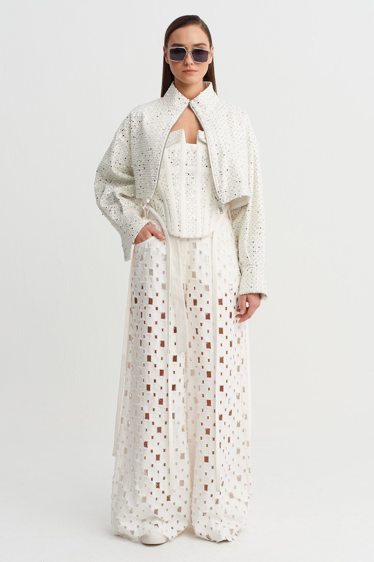 Kırık Beyaz Işıltılı Dokulu Crop Ceket-Y265015051