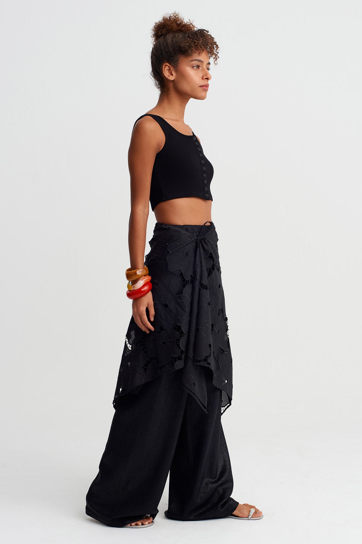 باريو من الدانتيل الأسود بنقشة زهور - Y266016007