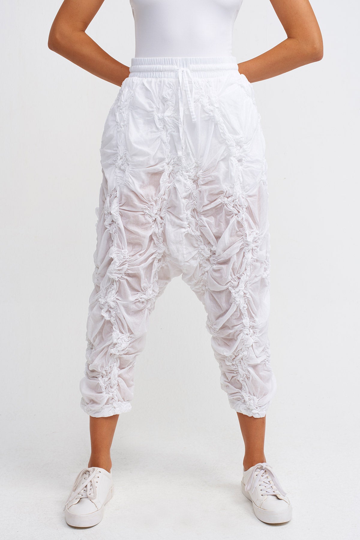 Kırık Beyaz Lastik Brodeli Vual Pantolon-K223013036
