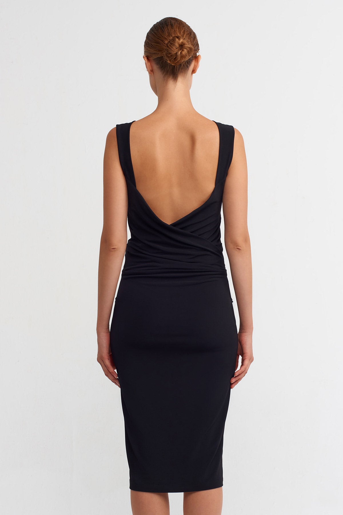 Siyah Dökümlü Yaka, Sırt Dekolteli Mini Elbise-K234014081