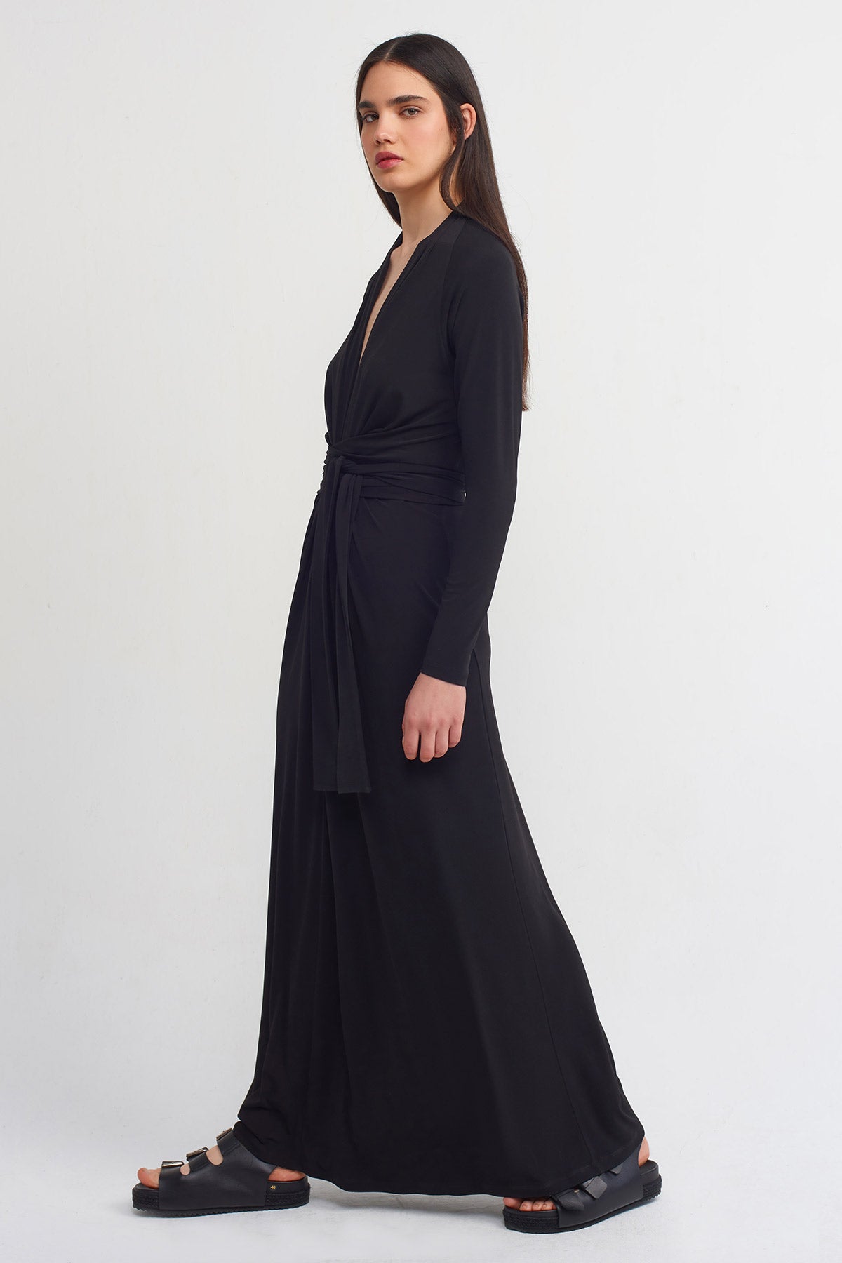 Siyah Derin Yakalı Belden Bağlamalı Jarse Elbise-K234014098
