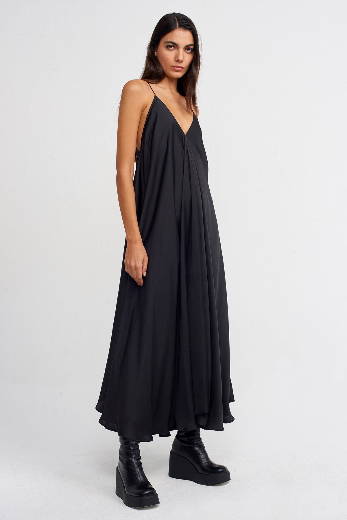 Siyah İnce Askılı Saten Uzun Elbise-K234014135