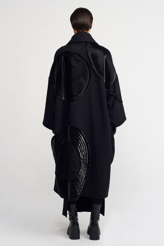 Siyah / Siyah Parlak Kumaş Detaylı Uzun Palto-K235015121