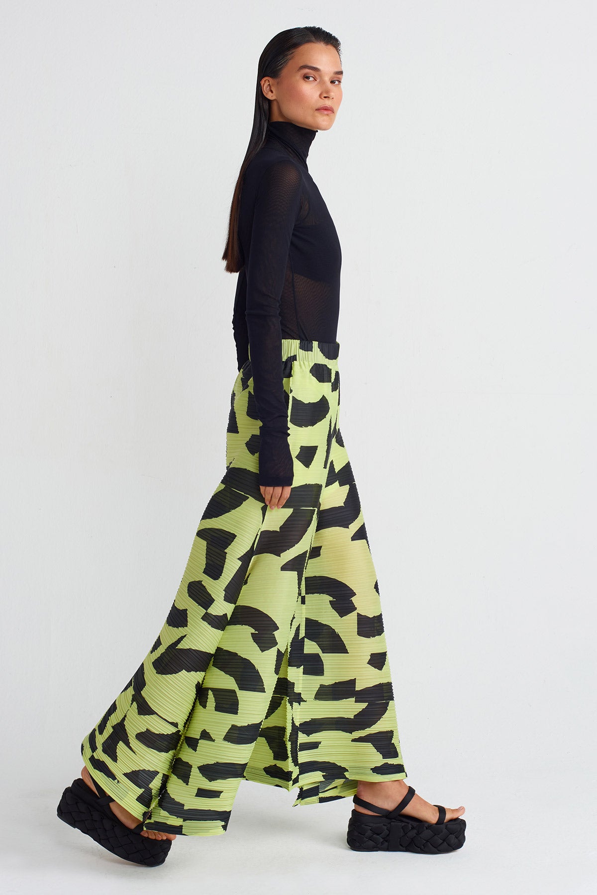Printed Pleated Trousers-K243013046