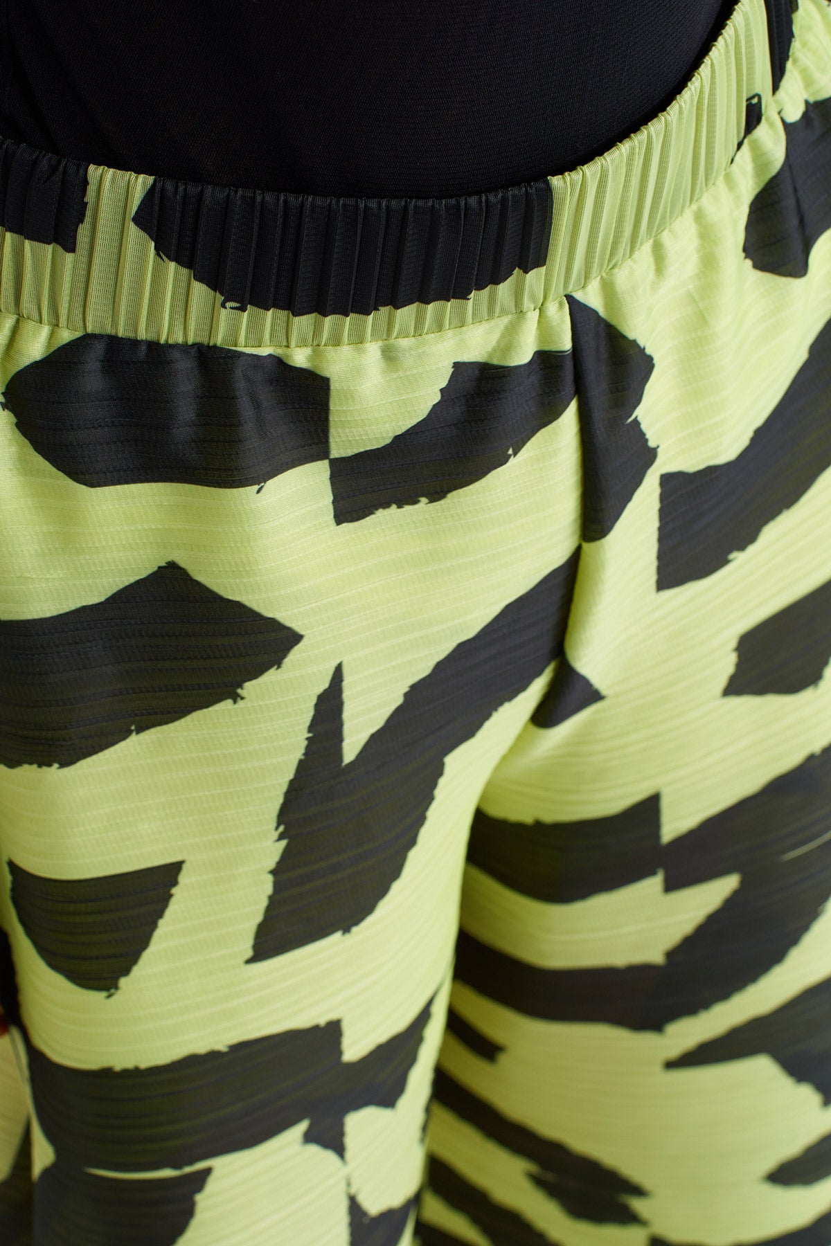Printed Pleated Trousers-K243013046
