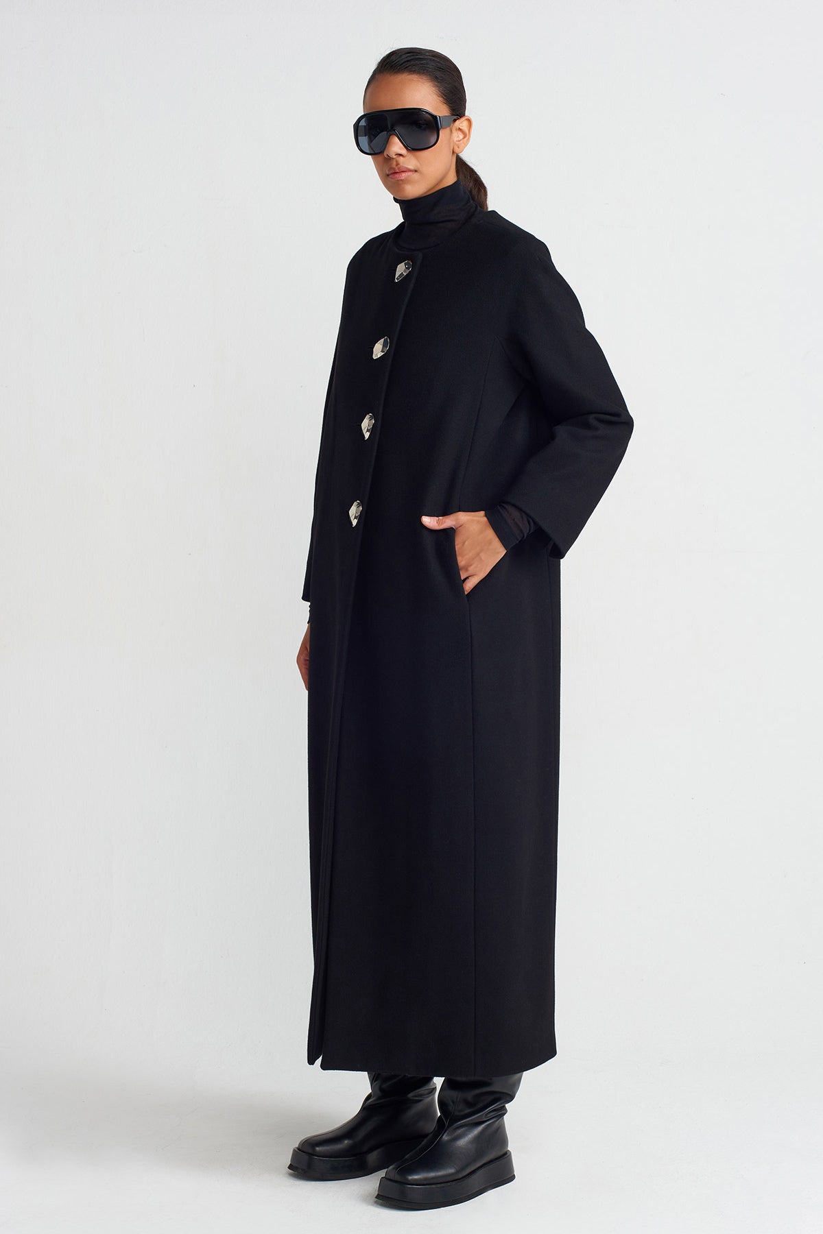 معطف أسود طويل أنيق-K247017010