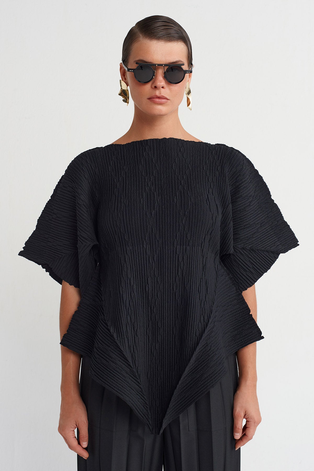 Siyah Asimetrik Formlu Plise Bluz-K251011010