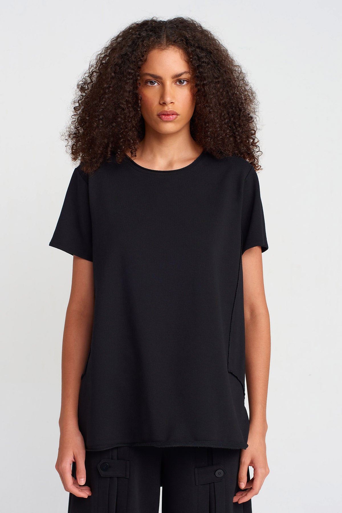 Siyah Arkası Uzun Basic T-Shirt-K251011062