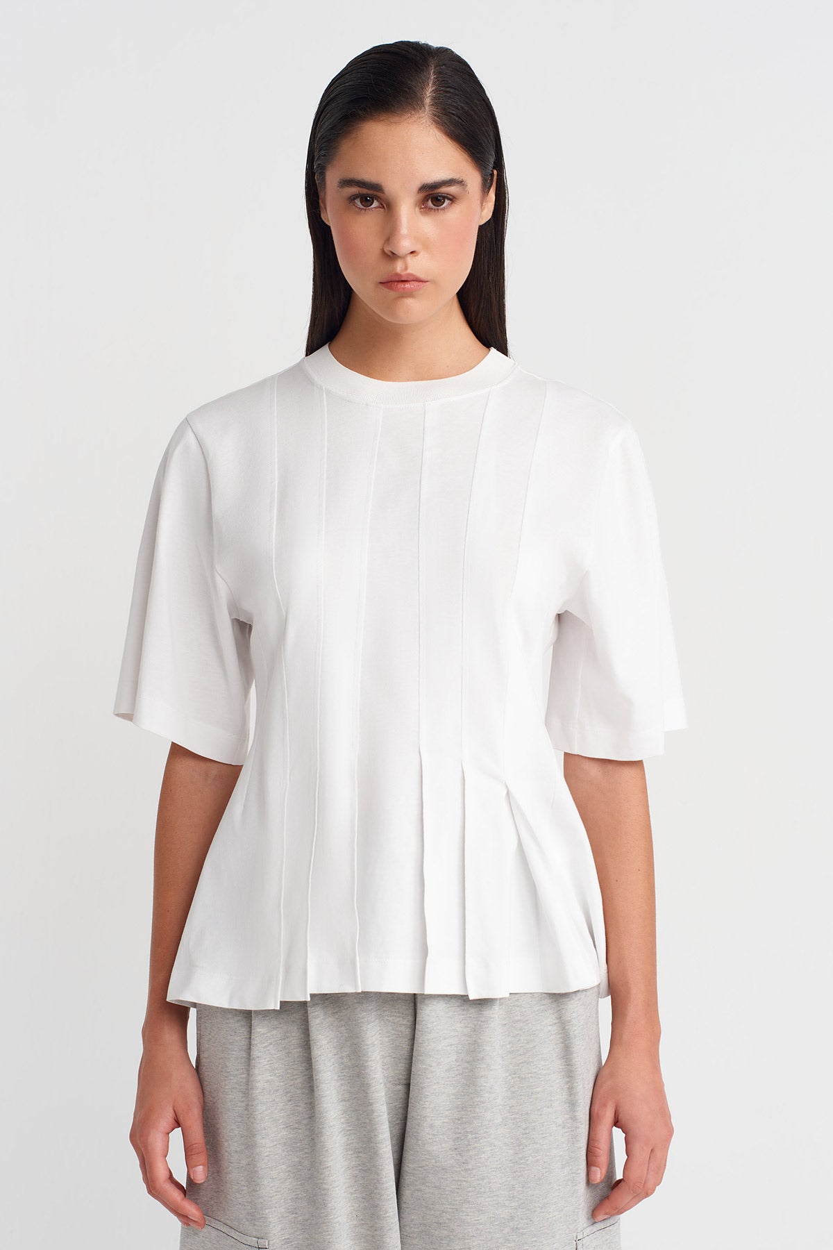 Kırık Beyaz Pile Detaylı Belden Oturan Basic T-shirt-K251011069