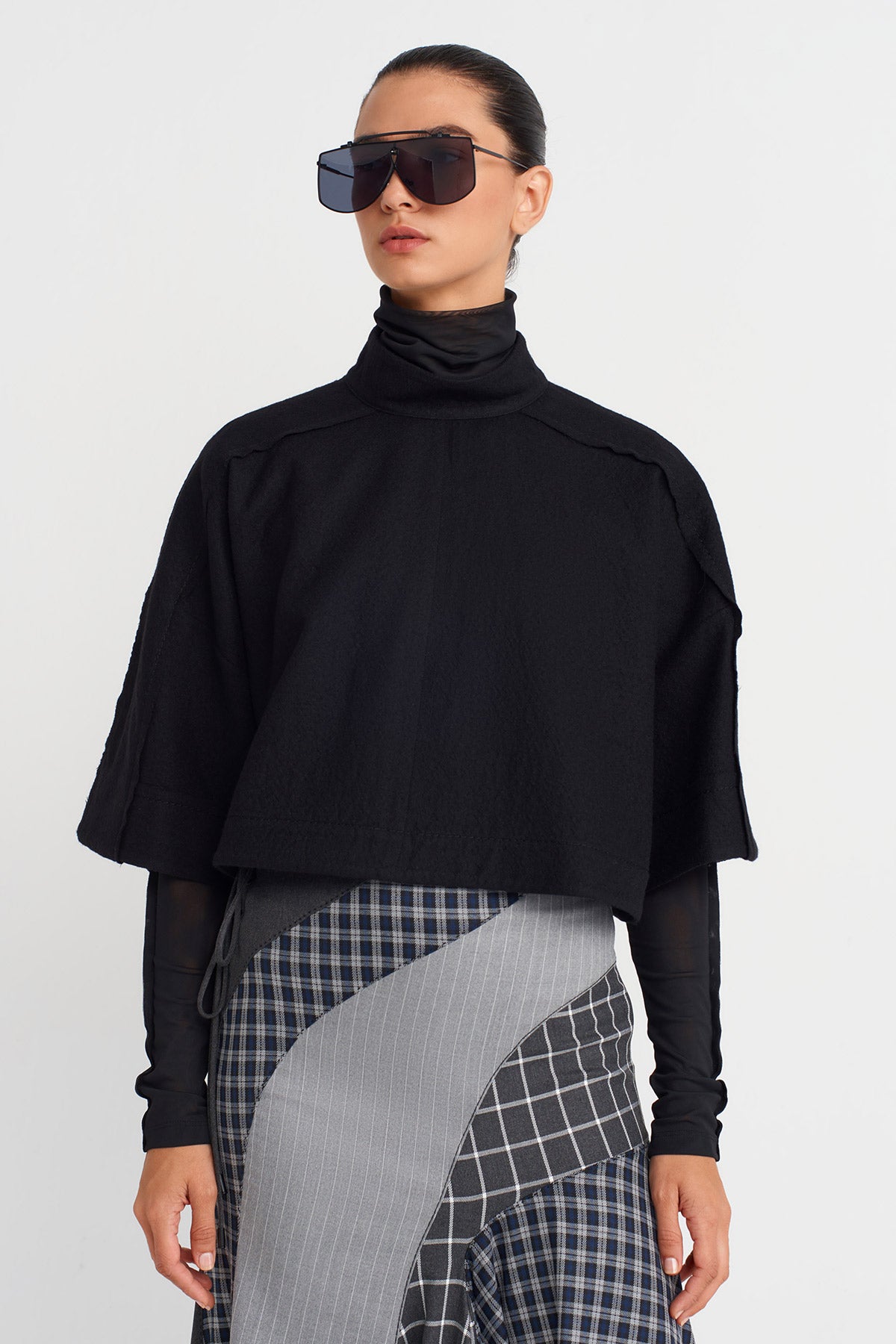 Siyah Yün Crop T-shirt-K251011070