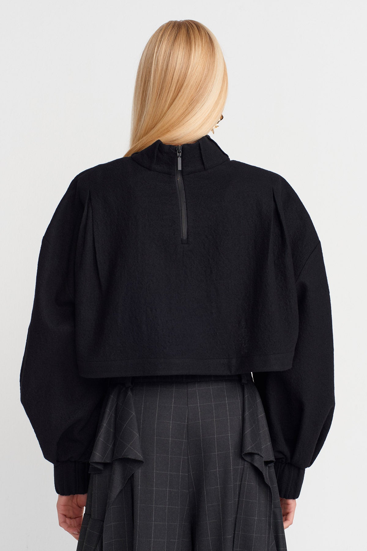 Black Long Sleeve Wool Crop Blouse-K251011071 – NU