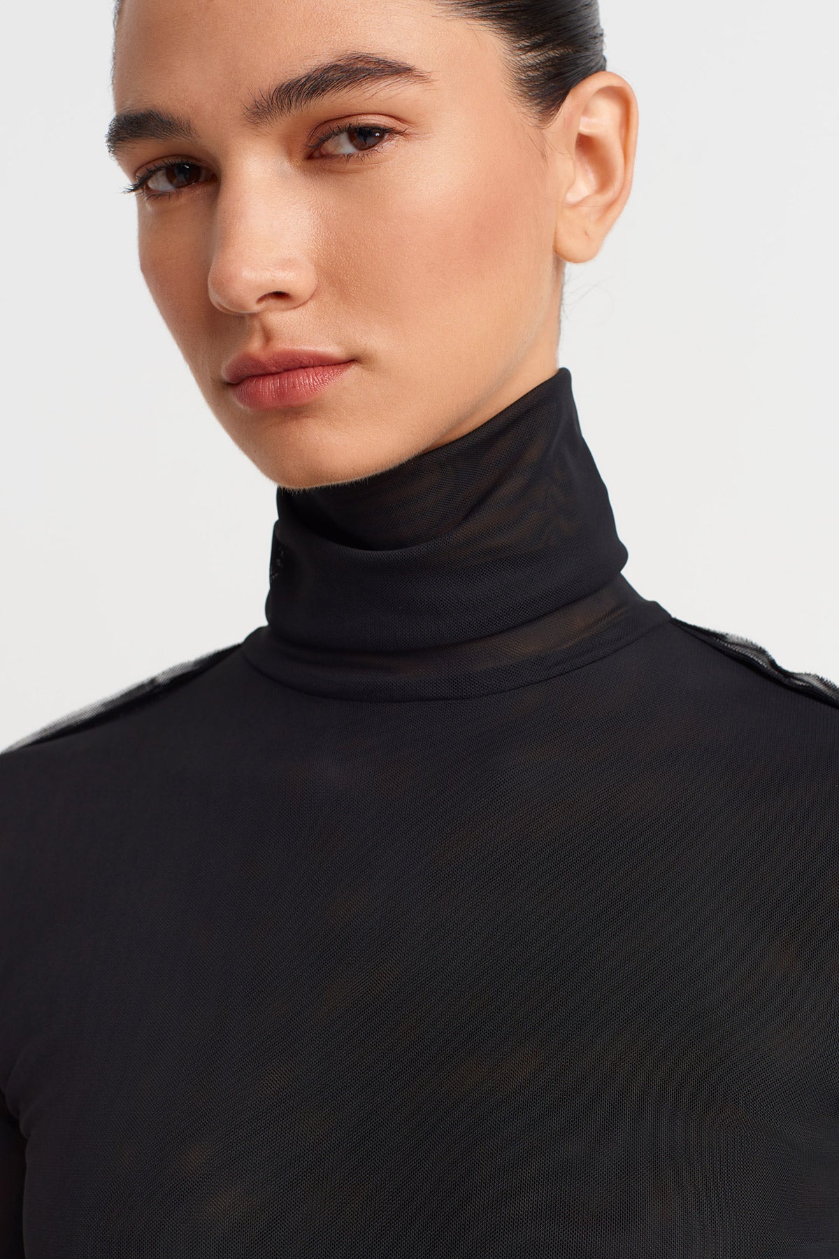 Siyah Boğazlı Tül Body-K251011074