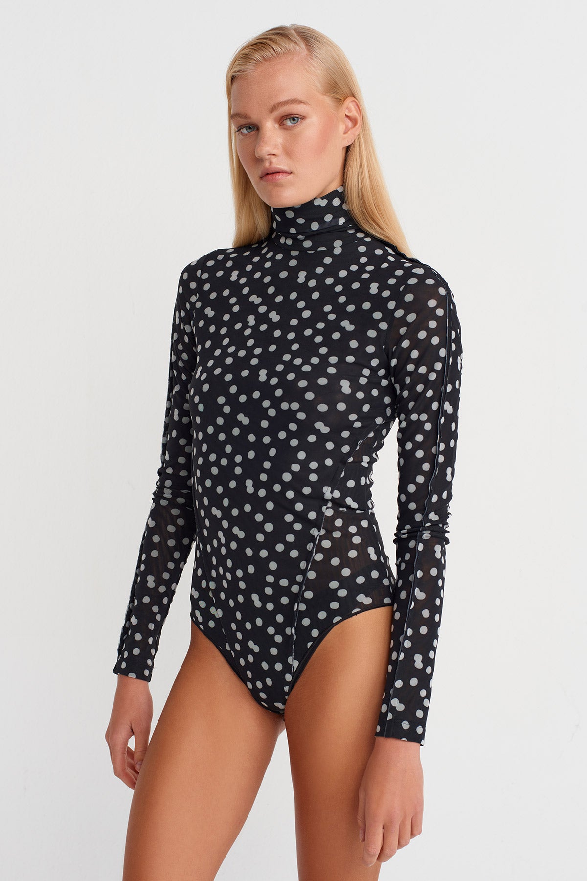 Siyah/Beyaz Puantiyeli Tül Body-K251011075