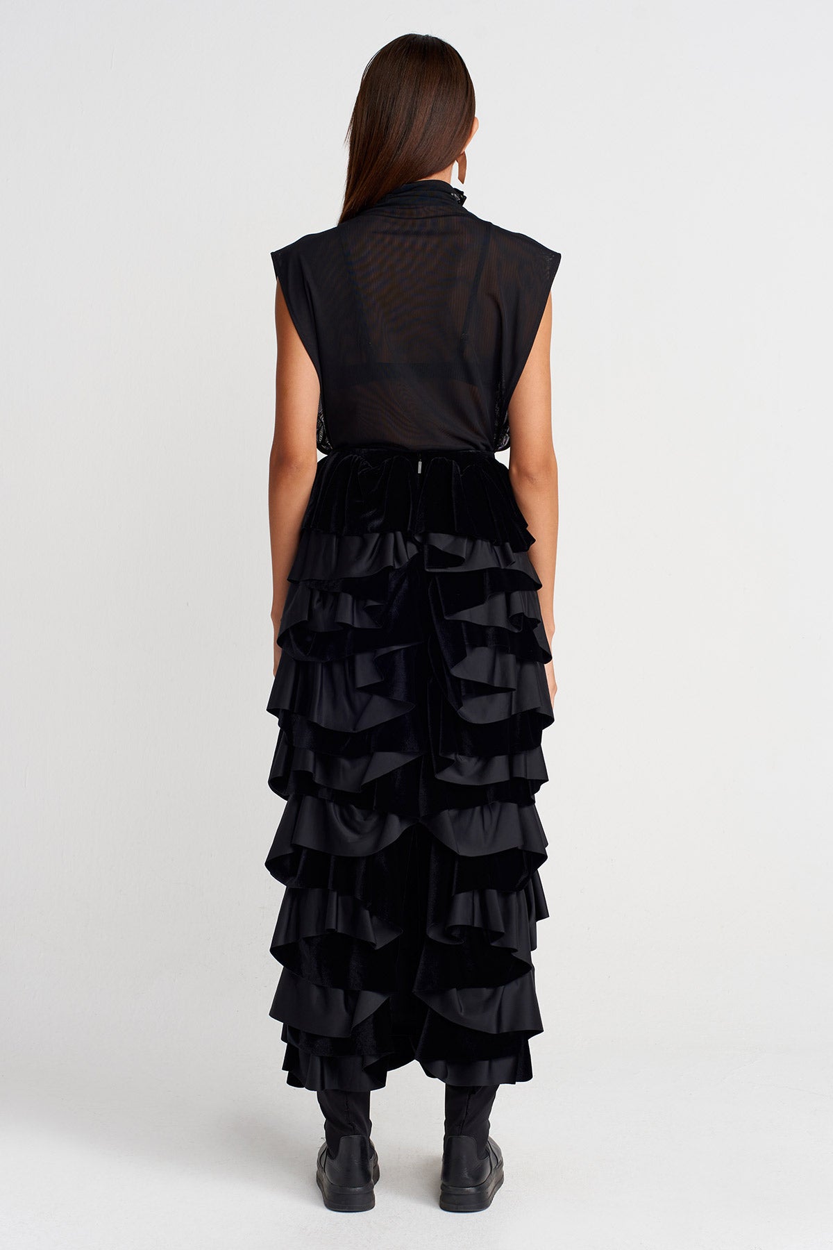 Black Ruffle Detailed Velvet Midi Skirt-K252012024