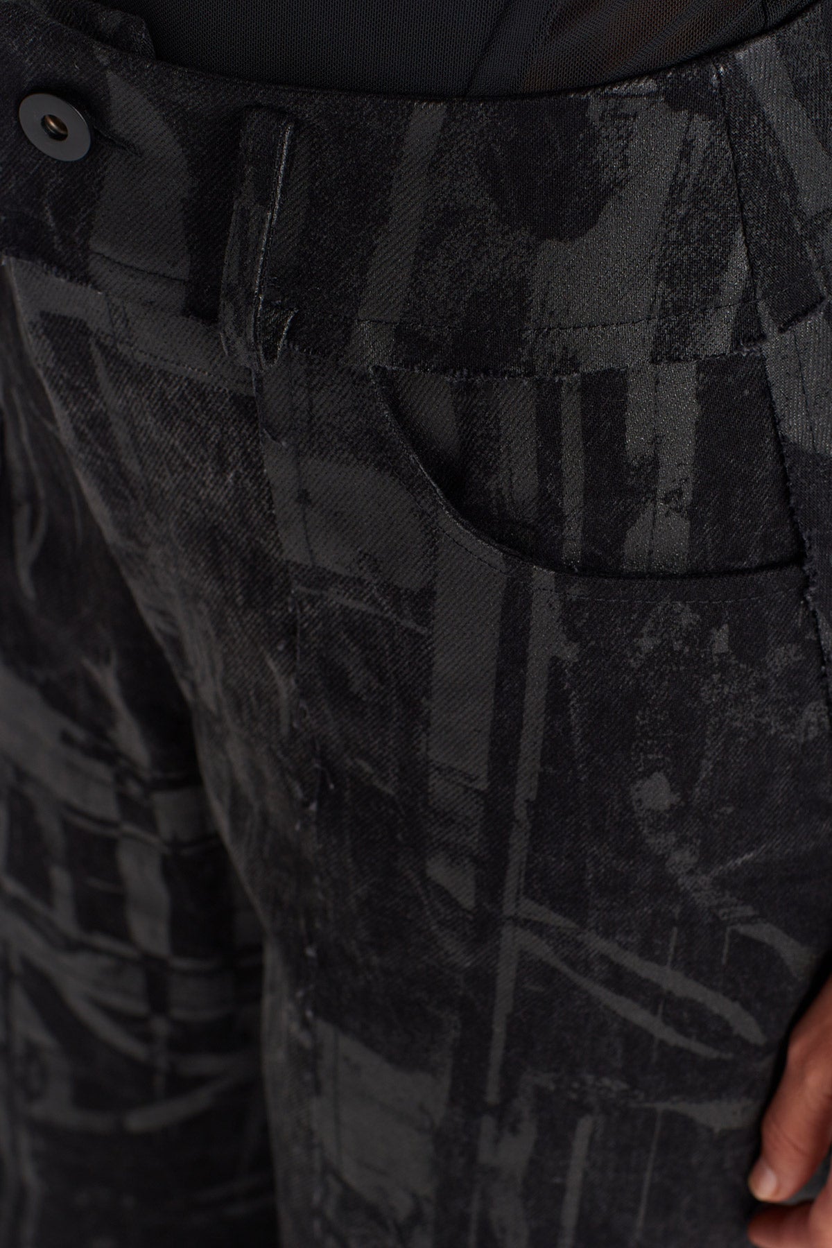 Siyah Baskı Detaylı Geniş Paça Denim Pantolon-K253013044