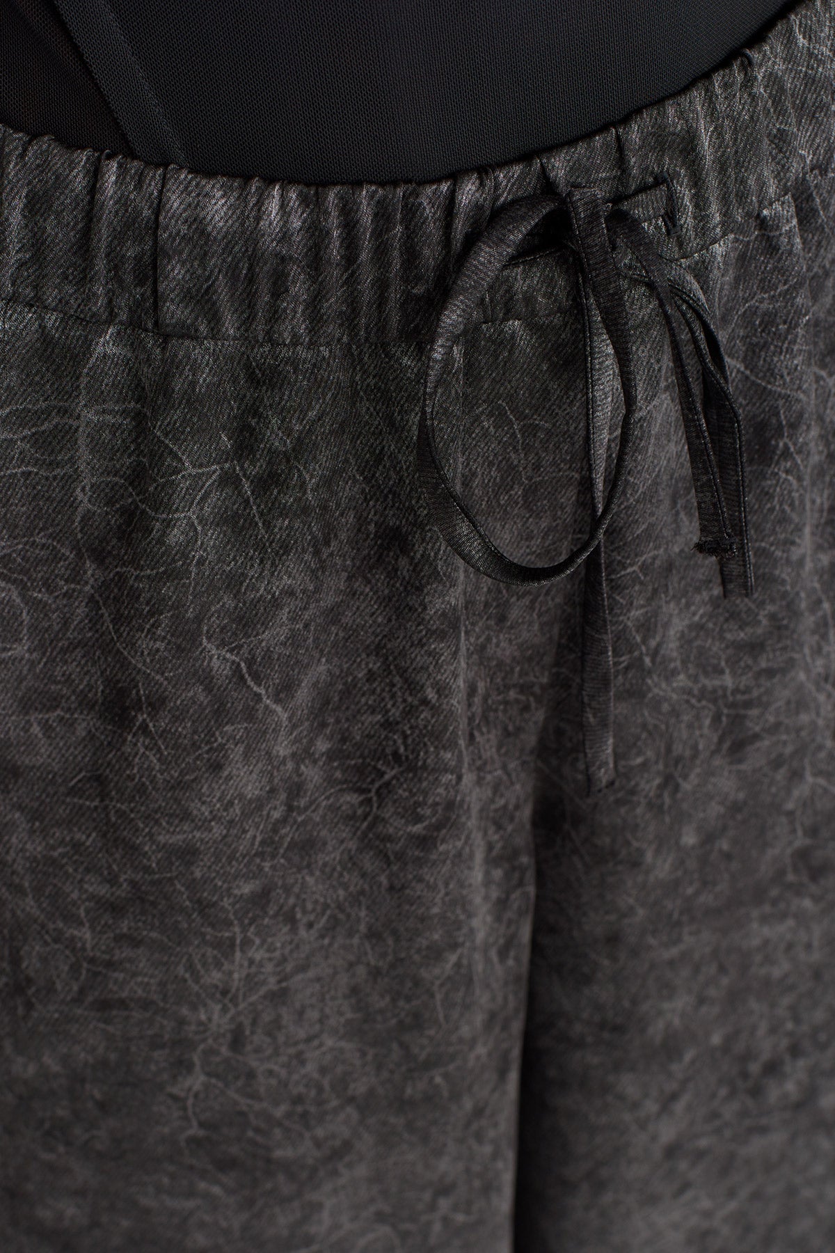 Off Black Yıkanmış Etkili Bol Paça Pantolon-K253013048