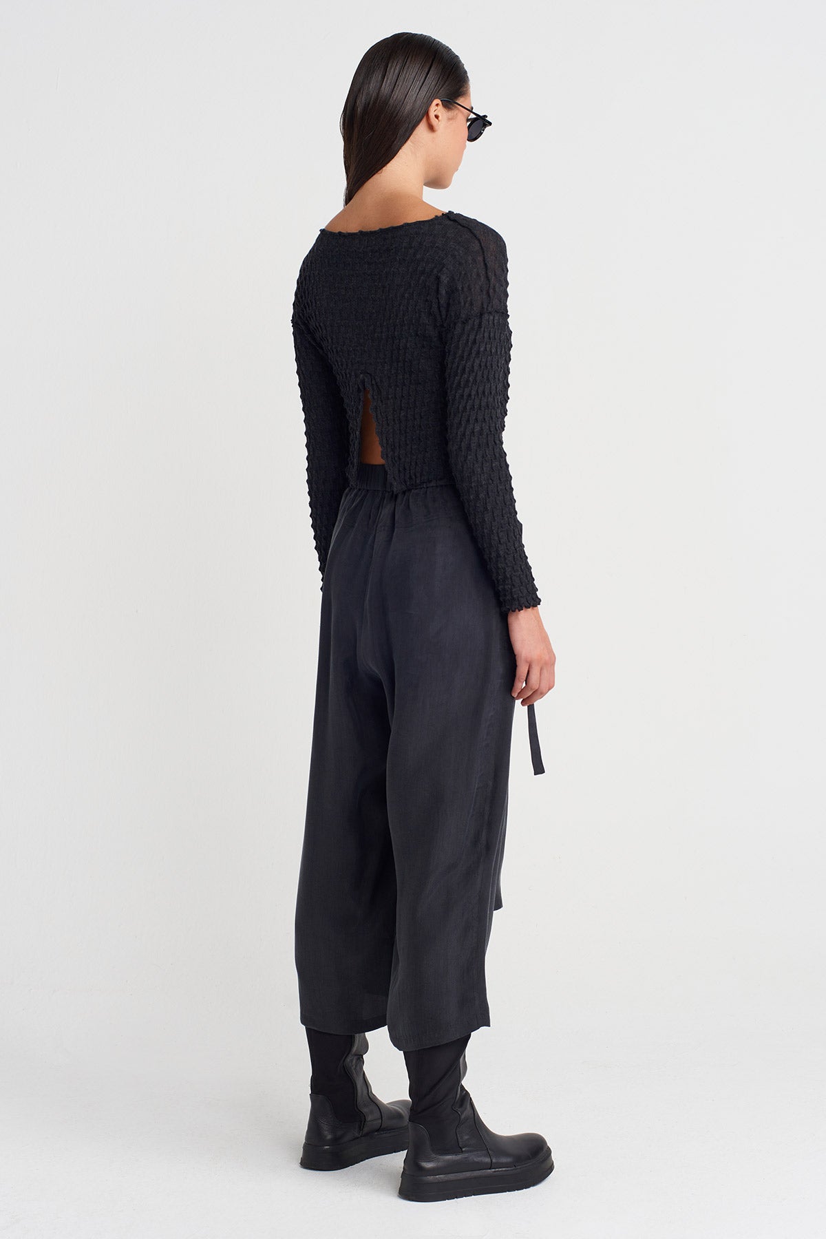 Siyah Pileli Etekli Pantolon-K253013054