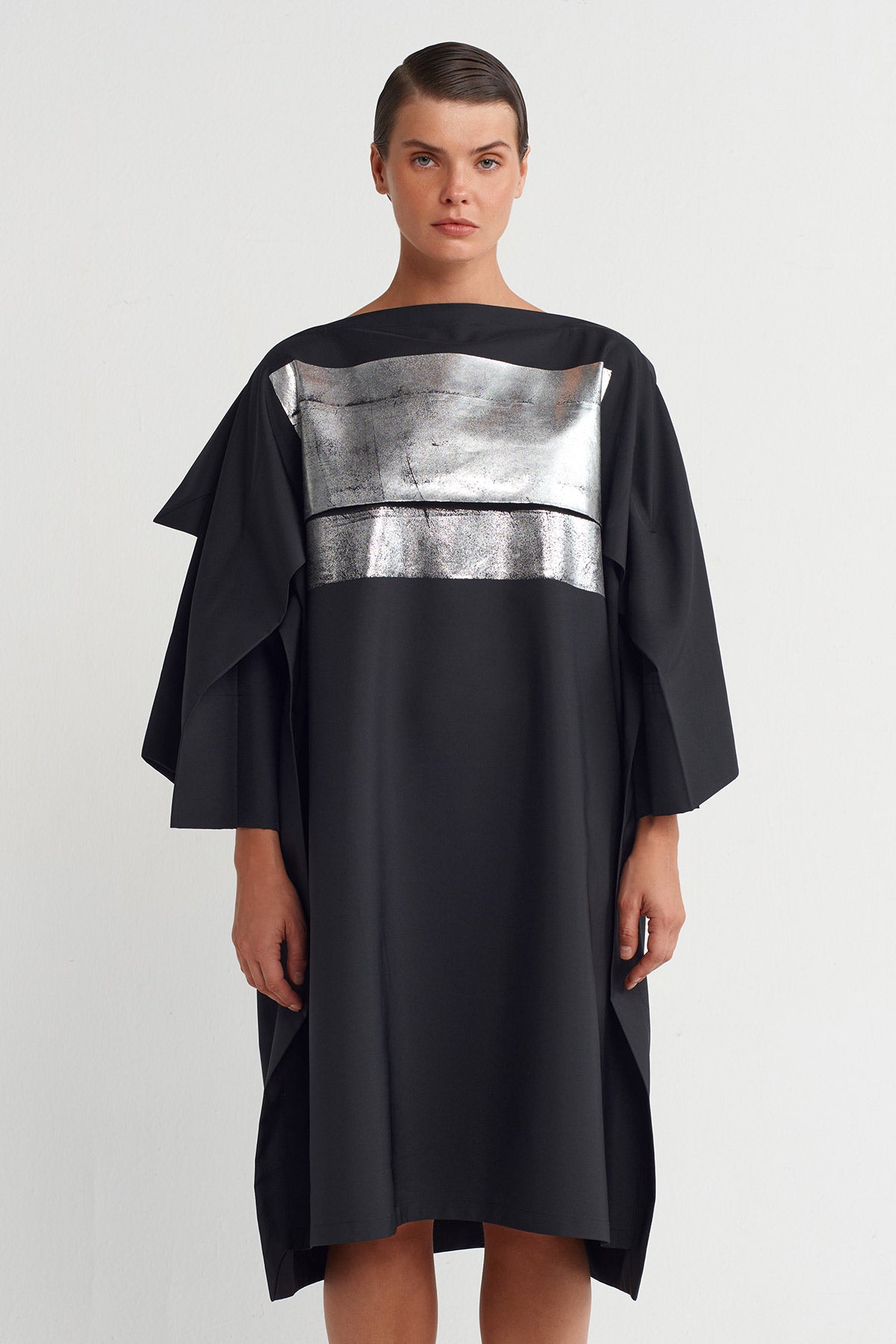 Siyah Metalik Detaylı Oversize Elbise-K254014007
