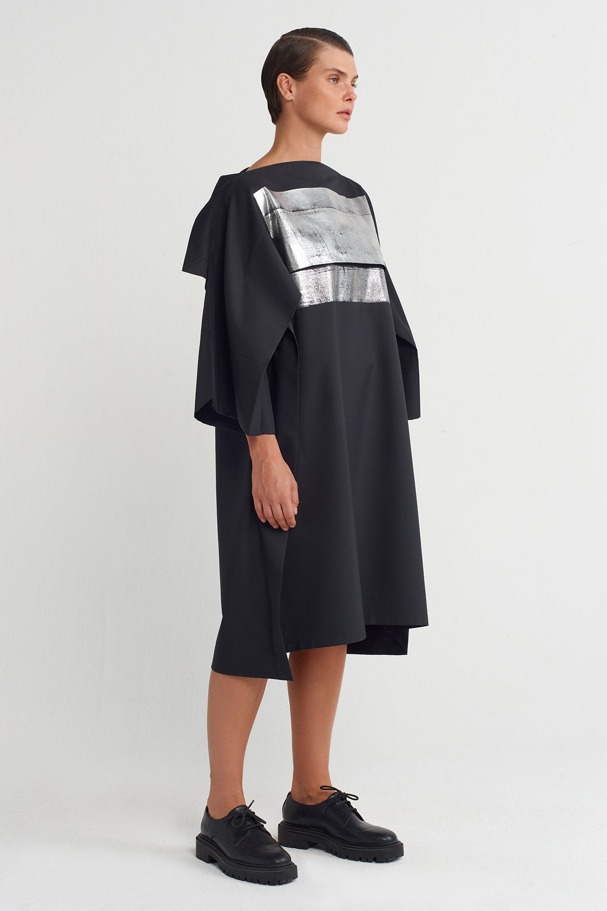 Siyah Metalik Detaylı Oversize Elbise-K254014007