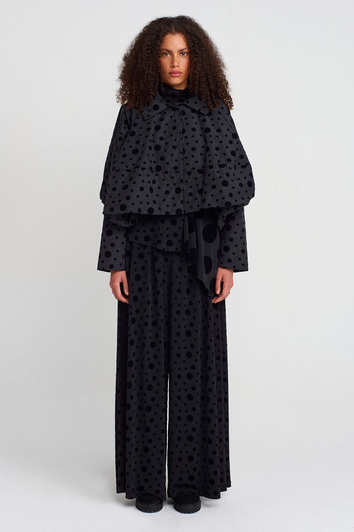 Velvet Polka Dot Patterned Short Form Jacket-K255015038