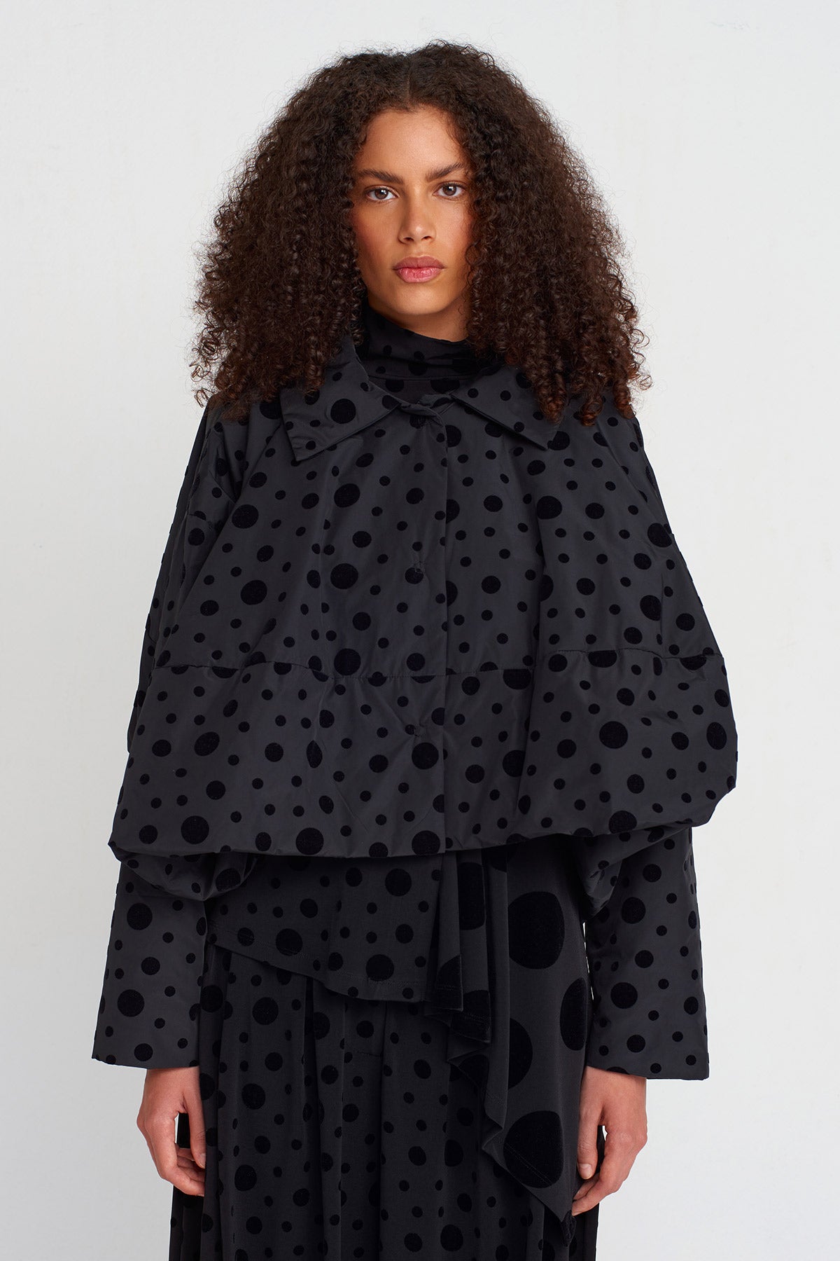 Velvet Polka Dot Patterned Short Form Jacket-K255015038