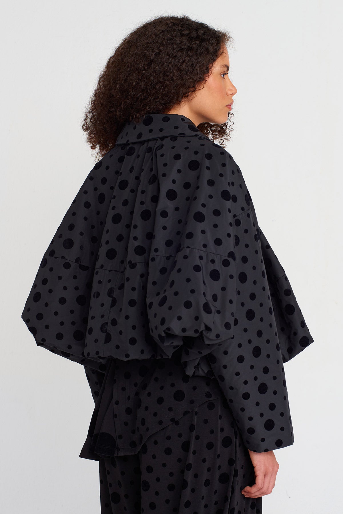 Velvet Polka Dot Patterned Short Form Jacket-K255015038