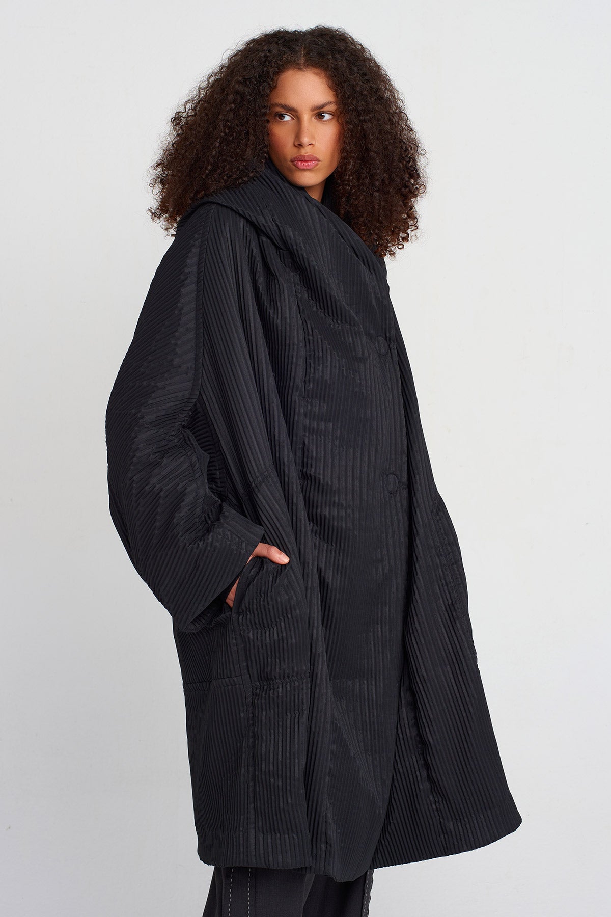 Siyah Kendinden Çizgili Oversize Kaban-K255015048