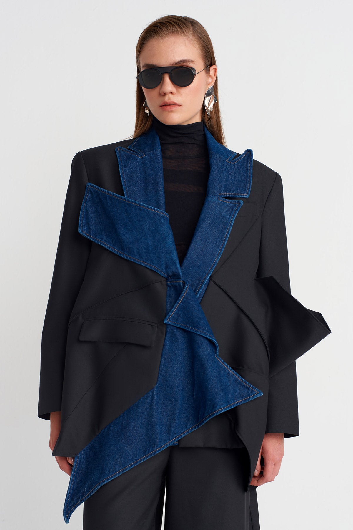 Siyah Denim Detaylı Asimetrik Ceket-K255015085