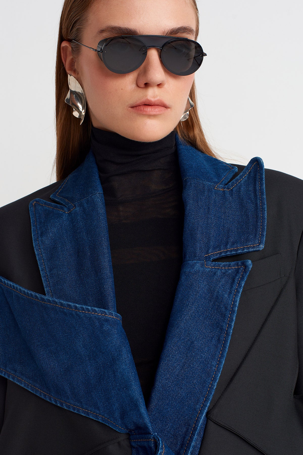Siyah Denim Detaylı Asimetrik Ceket-K255015085