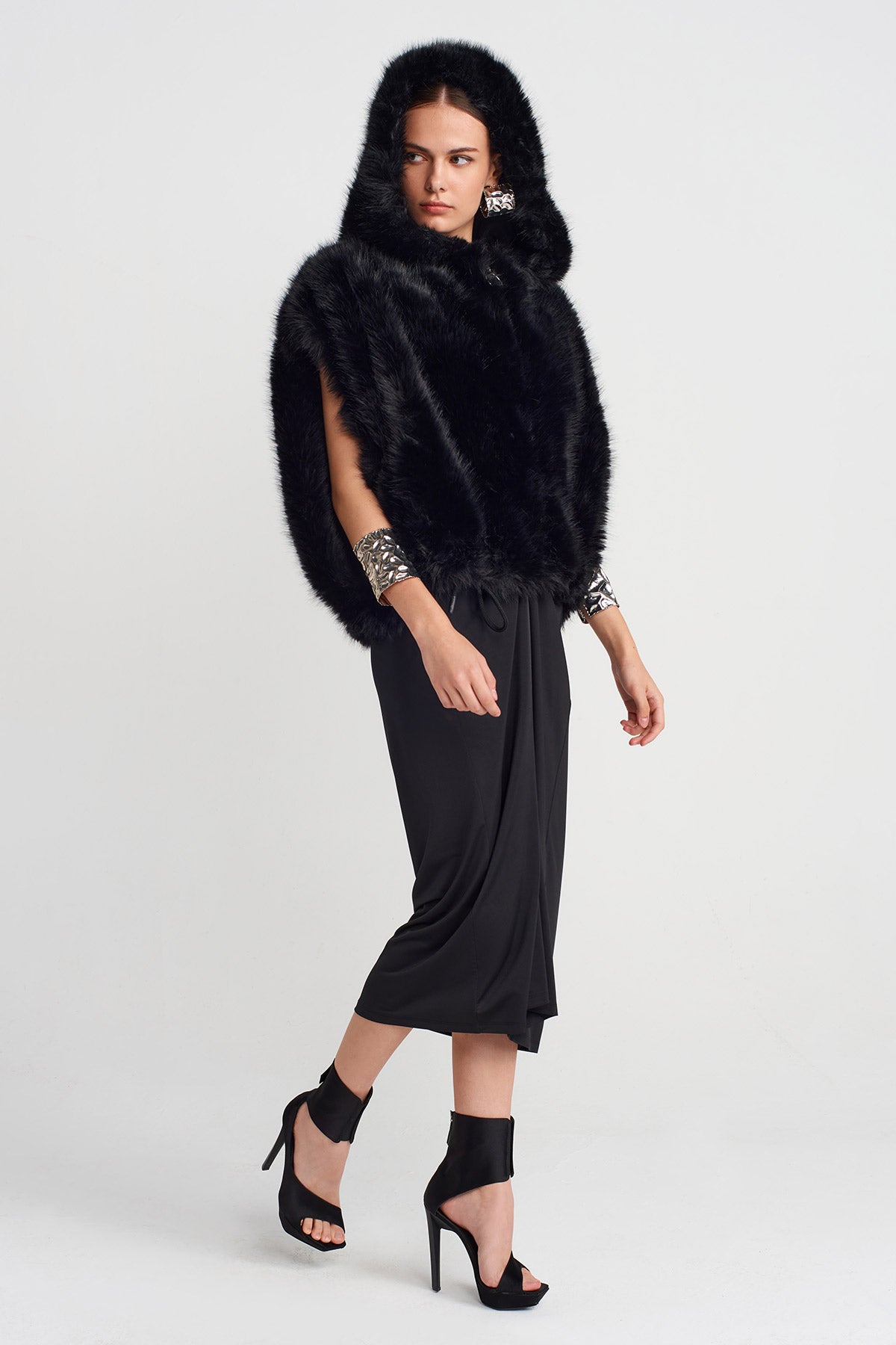 Black Vegan Fur Hooded Vest-K255015098