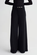 Siyah Metal Düğme Detaylı Geniş Paça Pantolon-K263013008