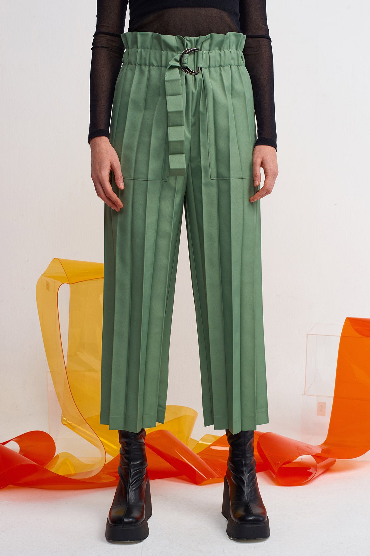 Yeşil Kalın Pileli Kemer Detaylı Pantolon-Y243013030