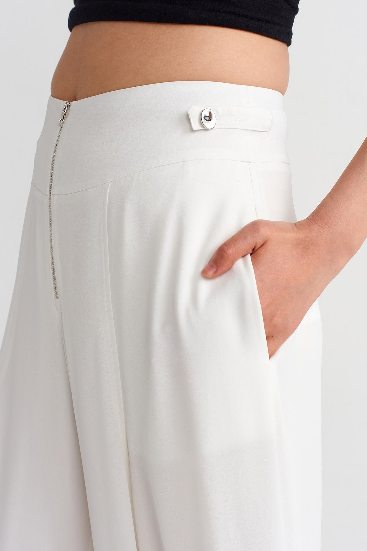 Kırık Beyaz Drape Paçalı Pantolon-Y243013034
