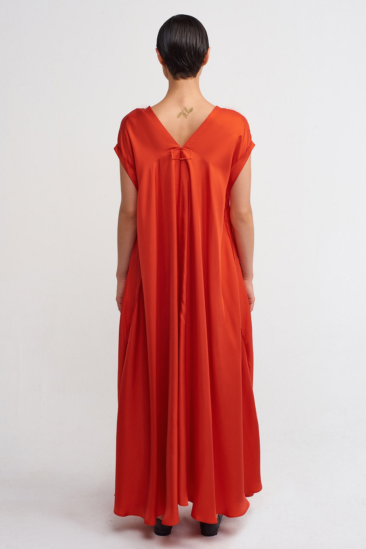 Kırmızı V Yaka Uzun Bol Elbise-Y244014011